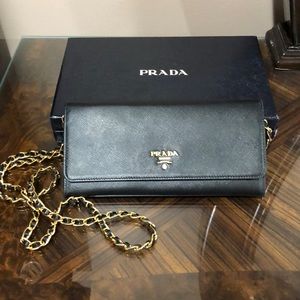Prada Wallet on Chain